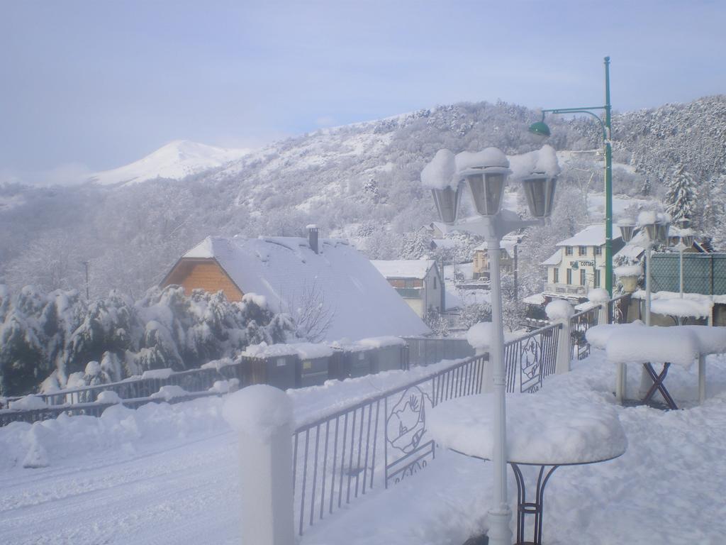 Logis Hotel Le Beau Site Chambon-sur-Lac Exterior foto